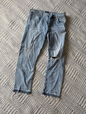Citizens Of Humanity Light Blue Slim Women's Jeans with Knee Rip